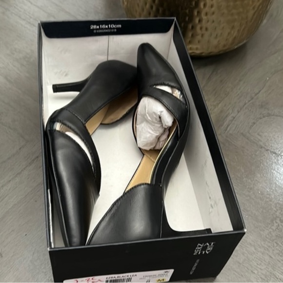 Naturalizer Ezra Pump (WIDE) - Picture 2 of 8